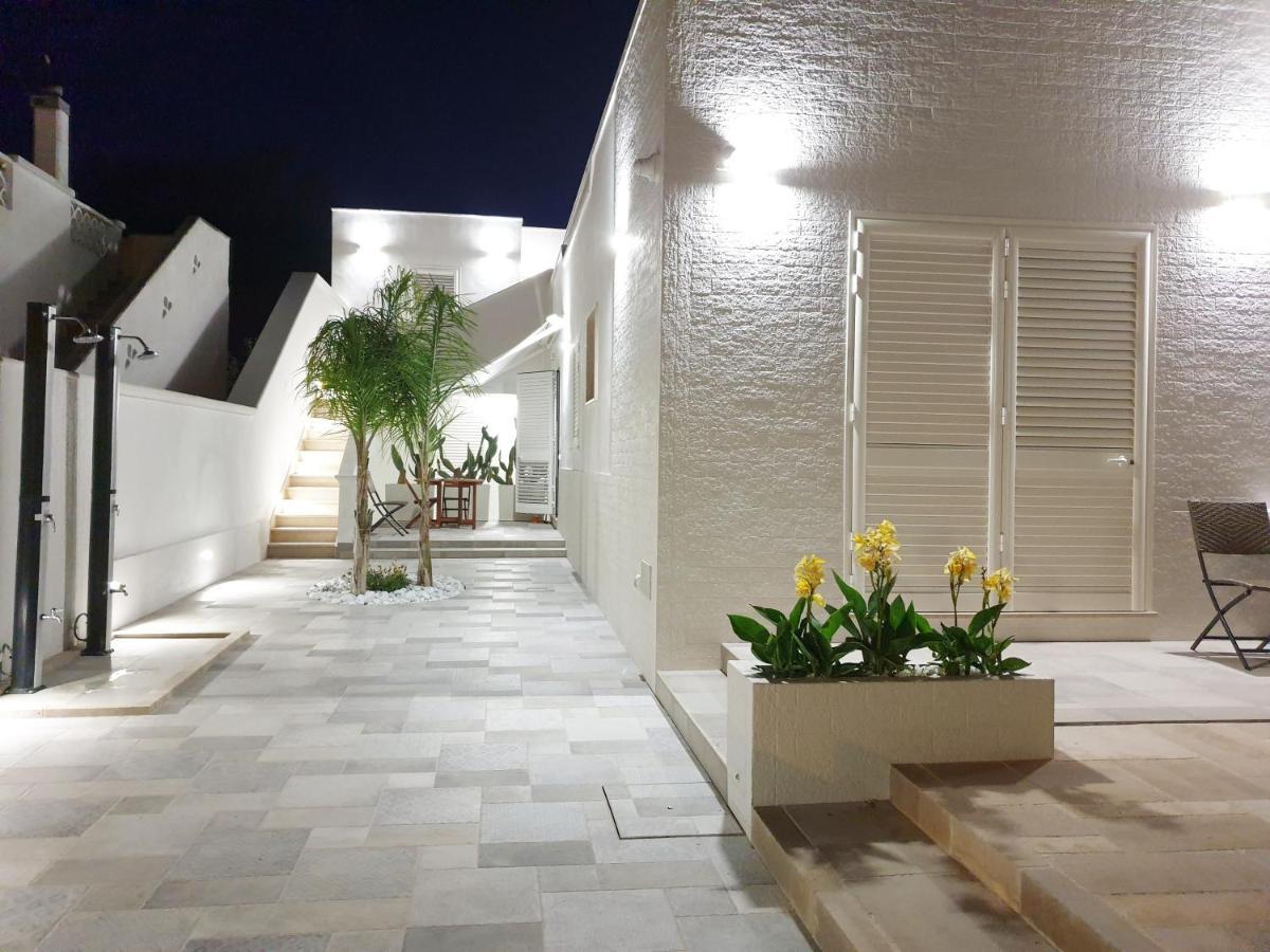 La Baia Apartments Torre Lapillo Exterior foto
