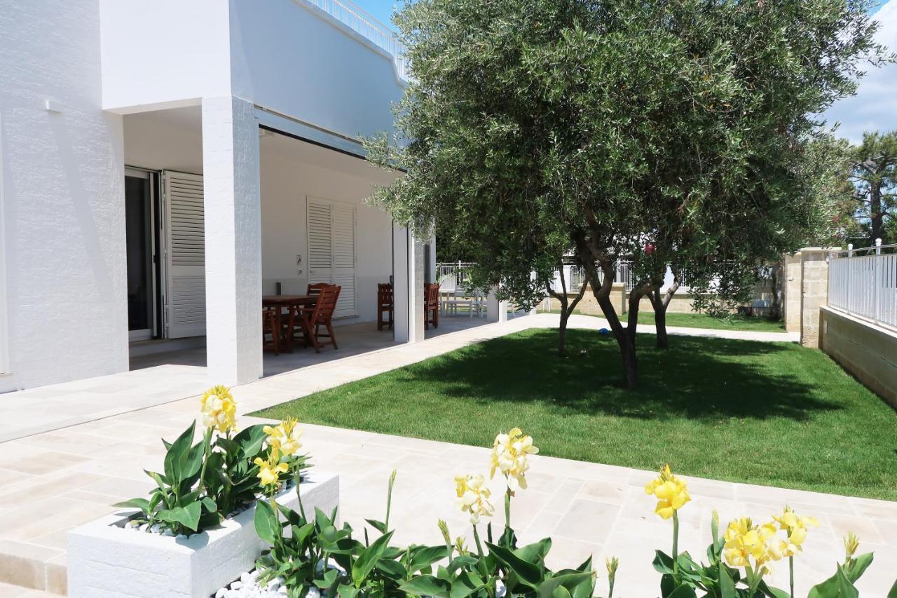 La Baia Apartments Torre Lapillo Exterior foto