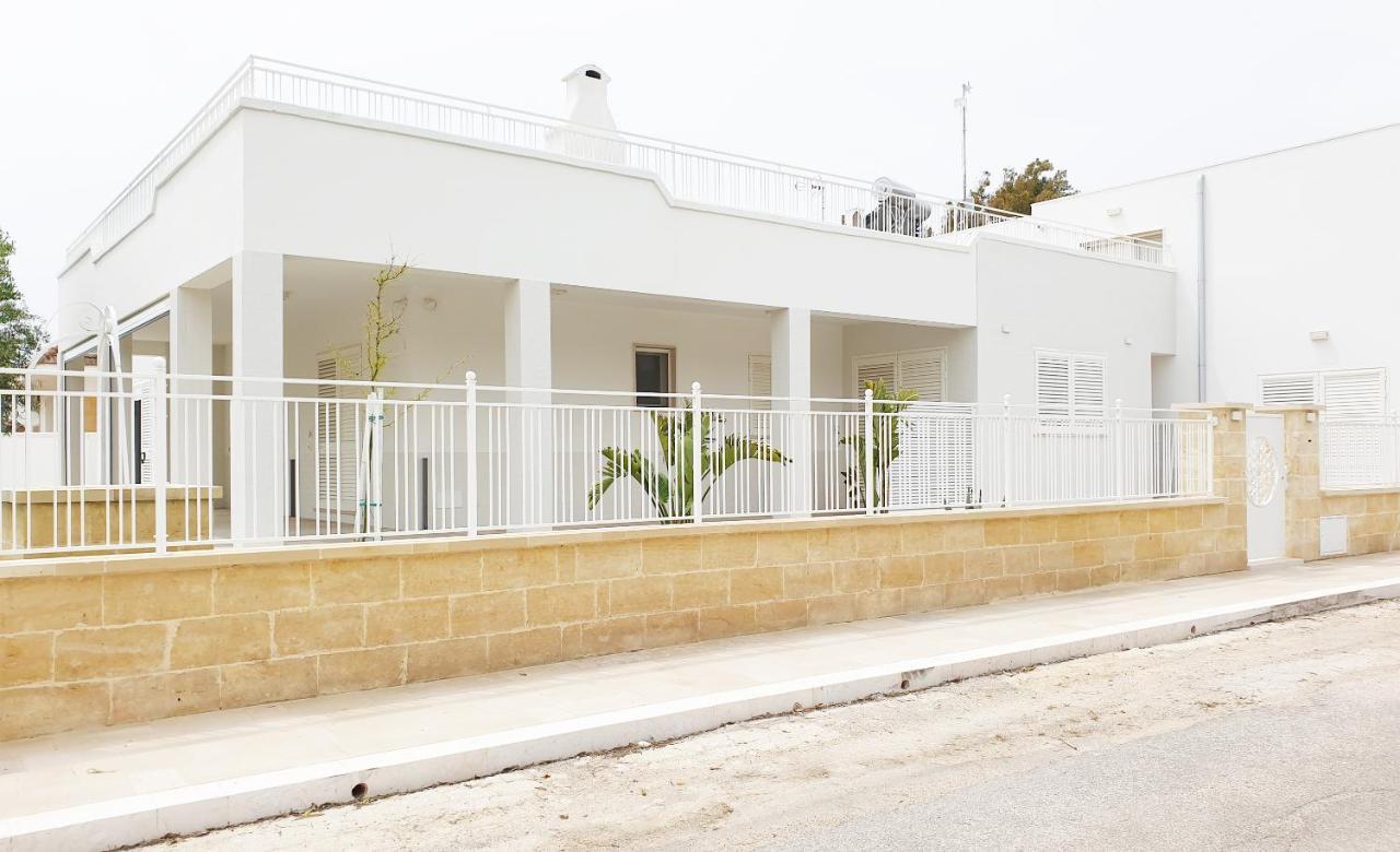 La Baia Apartments Torre Lapillo Exterior foto
